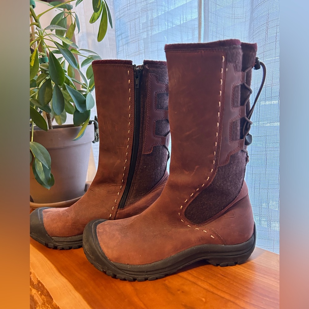 Keen boots